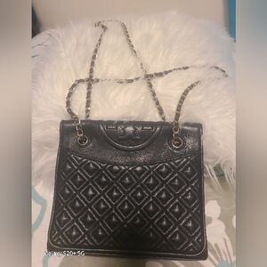 Chic Black Quilted Shoulder Bag